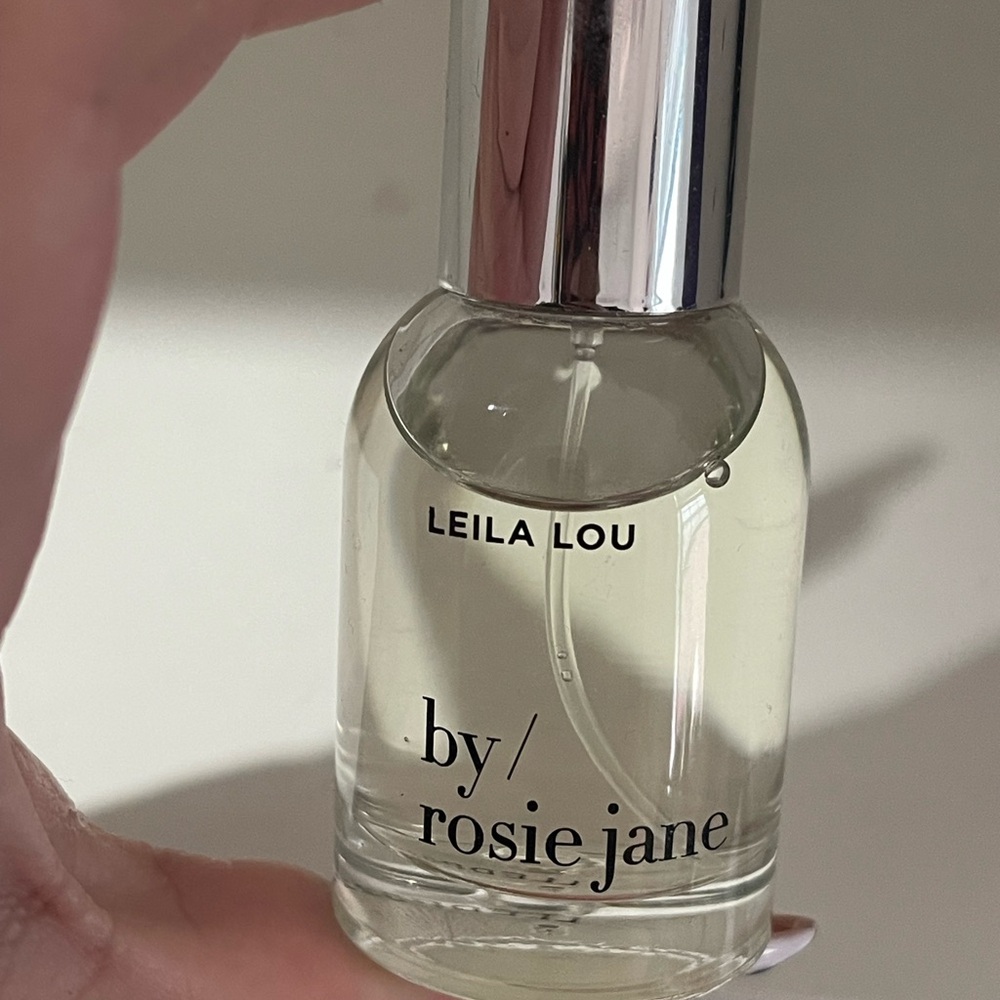 Leila Lou by/ Rosie Jane Cleanser - Picture 2 of 3
